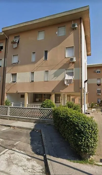 Appartamento Bilocale In Marmo A Prato